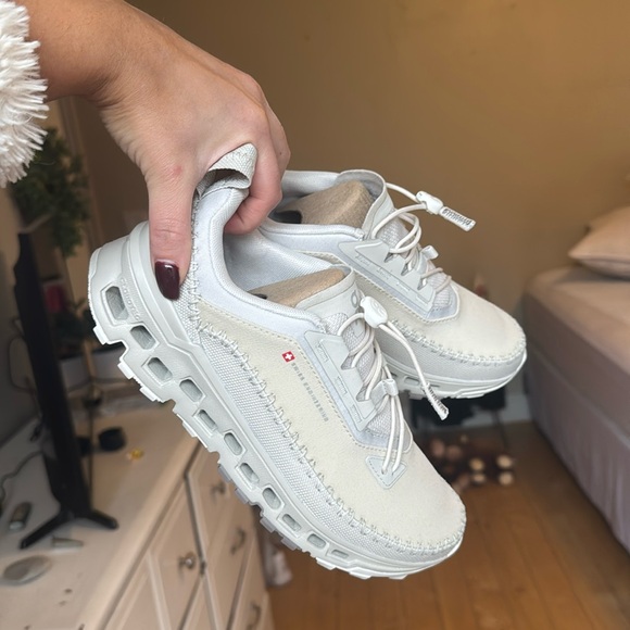 ON RUNNING | Running Sneaker Tan - Picture 1 of 6